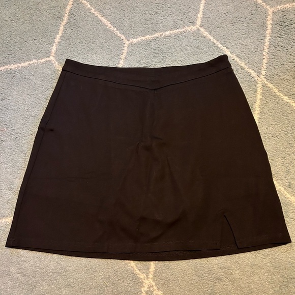 NWT Women’s Princess Polly - Skirt w/ Slit - Black - Size 10​ - Picture 1 of 4